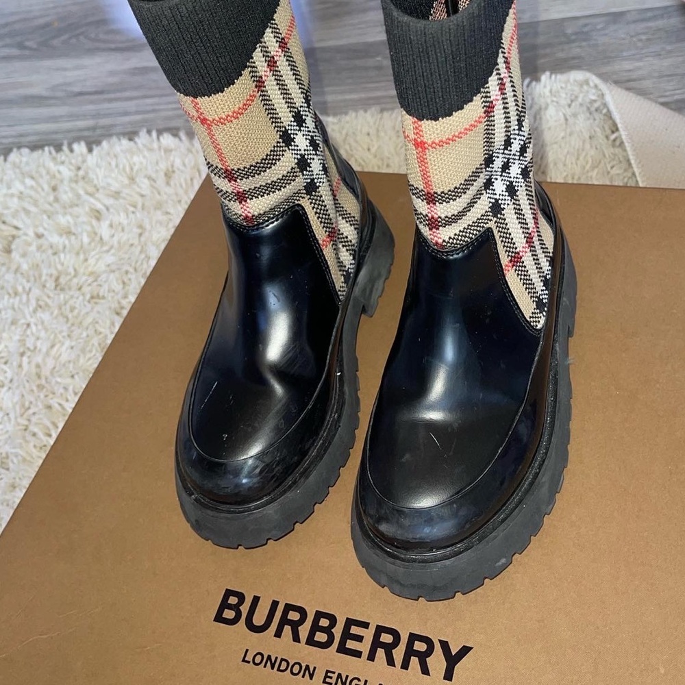 Burberry boots